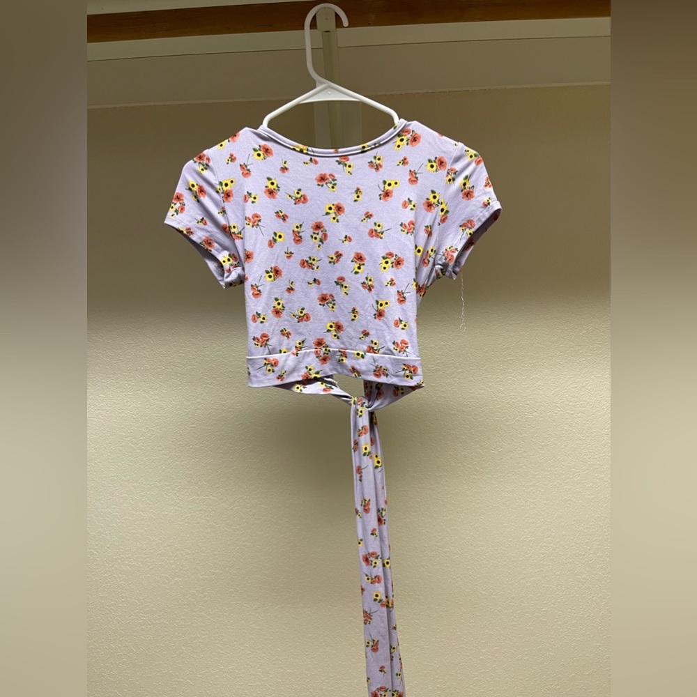 Cropped open back floral shirt